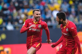 九游社区-塞维利亚发布备战花絮；今晨绝杀压哨；西甲任务艰巨；纪律约束更严格(西甲塞维利亚比分)